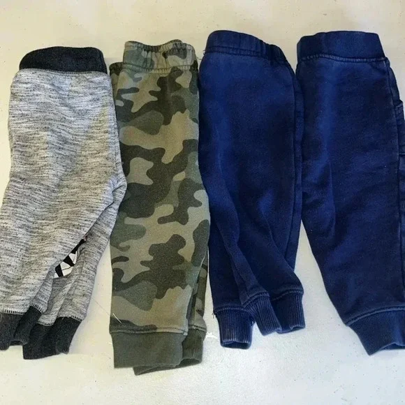 Set of 4 pairs of 12-month Sweatpants - Picture 1 of 12